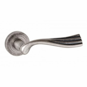 Old English Richmond Lever On Rose Distressed Silver