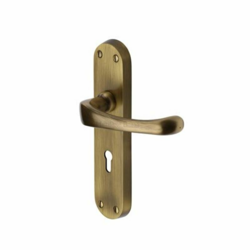 v6066-gloucester-door-handle-on-lock-plate-satin-nickel